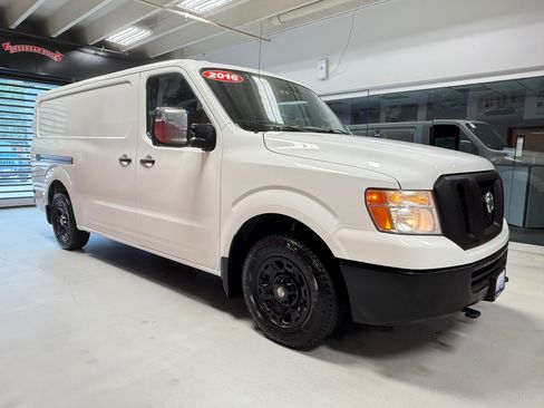 Used 2016 Nissan NV 2500 SV RWD image 9