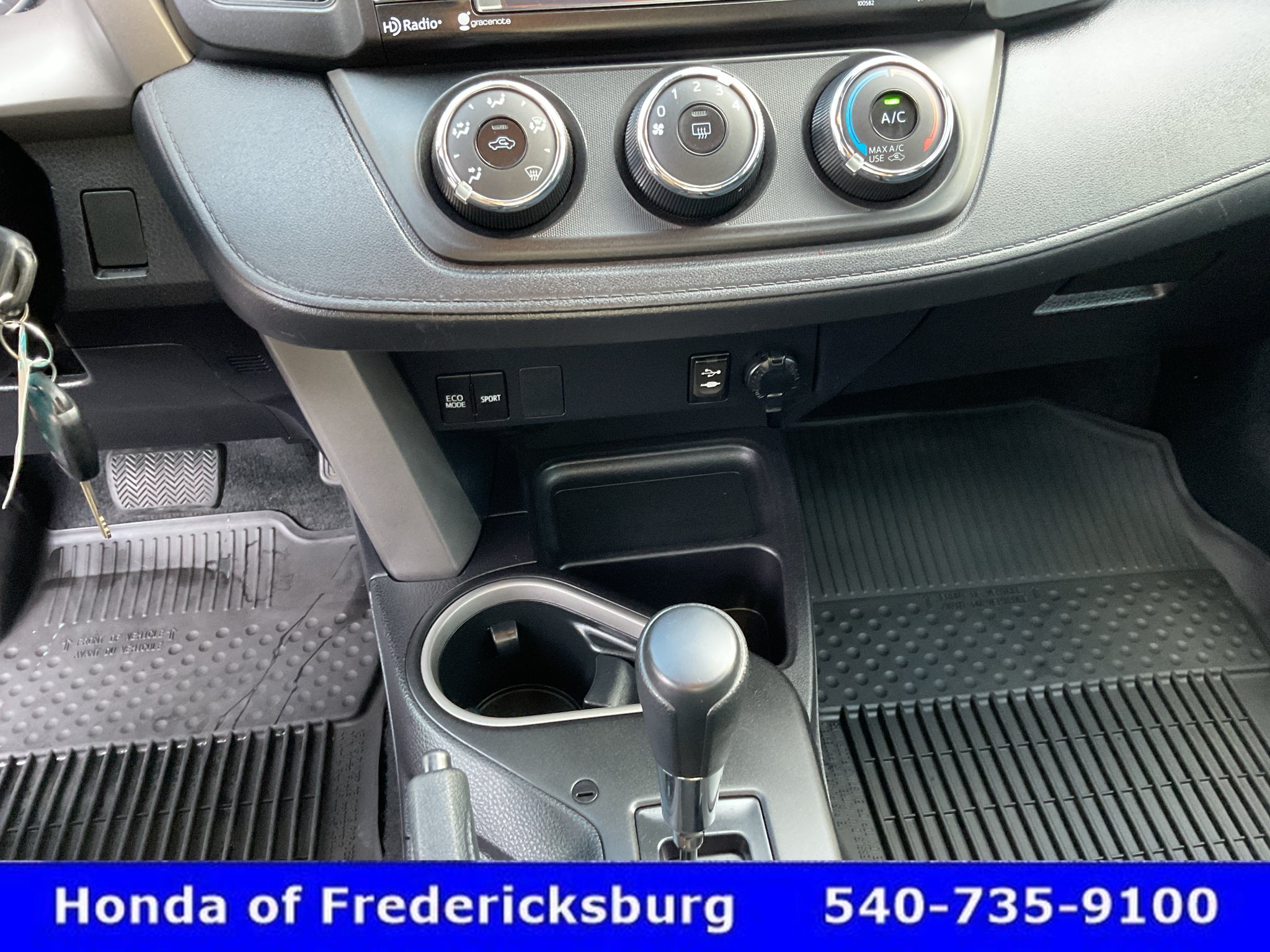 Used 2017 Toyota RAV4 LE AWD/4WD image 36