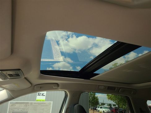 New 2025 Nissan Pathfinder SV w/ SV Premium Package image 15