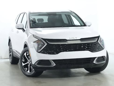 Used 2023 Kia Sportage EX image 2