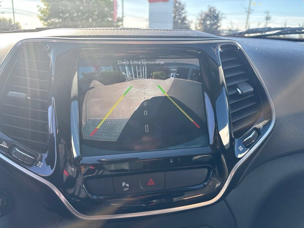 Used 2019 Jeep Cherokee Limited AWD/4WD image 17