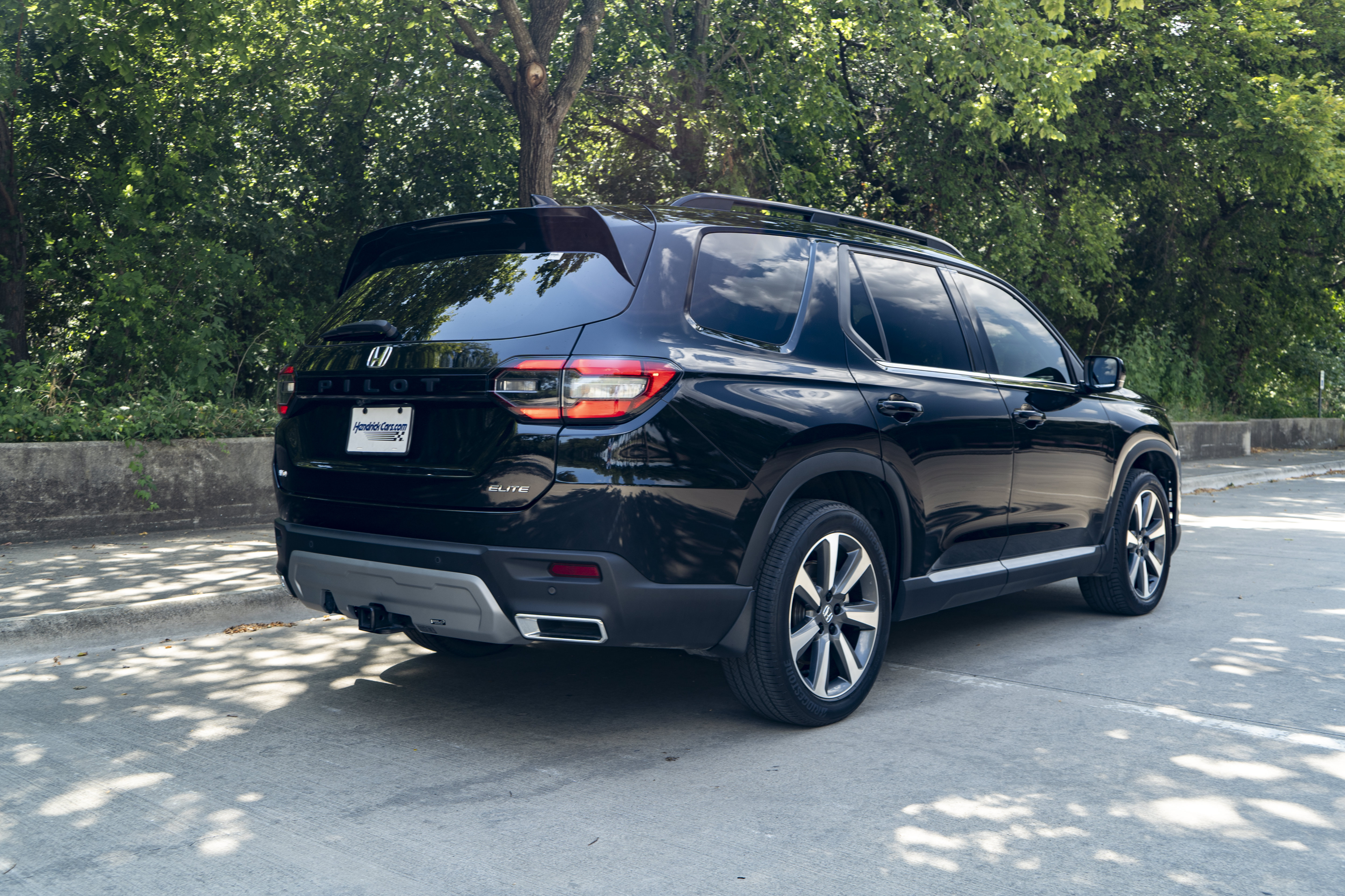 Certified 2025 Honda Pilot Elite image 9