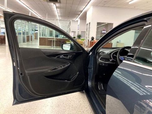 Used 2019 Chevrolet Malibu LT image 30