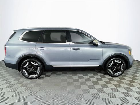 Used 2024 Kia Telluride EX FWD image 11