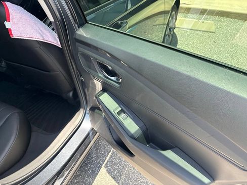 Used 2023 Honda Accord EX-L image 12