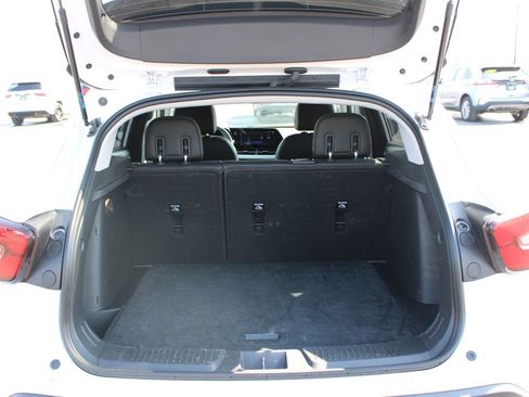 Used 2025 Chevrolet Trax LT image 13