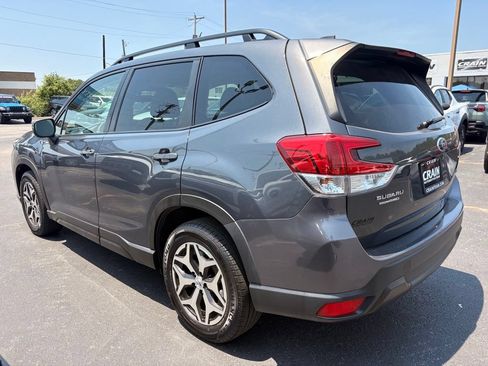 Used 2023 Subaru Forester Premium AWD/4WD image 5