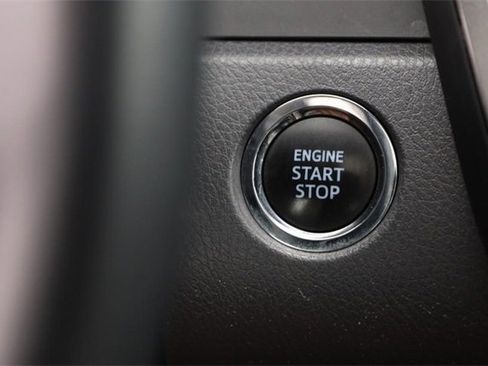 Used 2022 Toyota Camry SE image 15