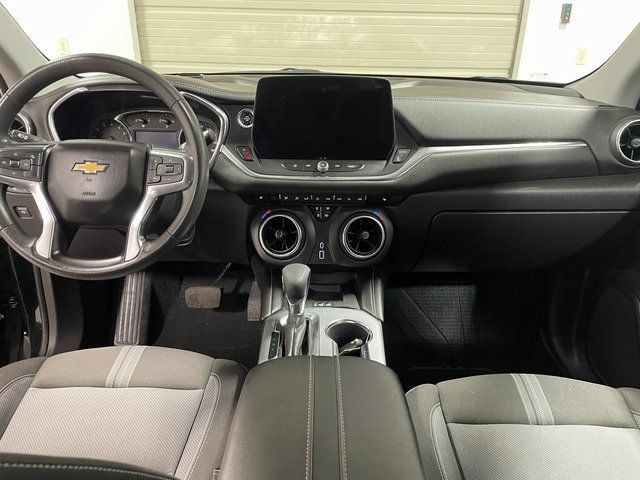 Used 2024 Chevrolet Blazer LT w/ Convenience Package AWD/4WD image 13