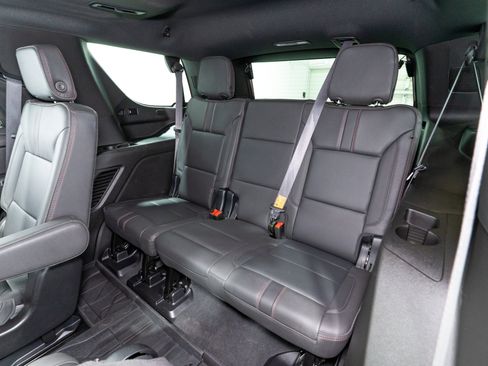 Used 2024 Chevrolet Tahoe RST w/ Luxury Package AWD/4WD image 33