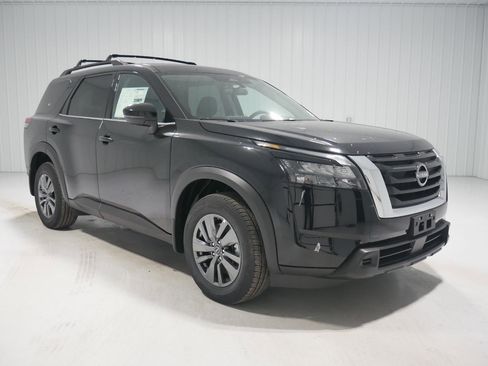 New 2025 Nissan Pathfinder SV w/ Cargo Package image 3