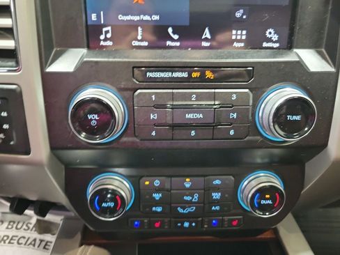 Used 2019 Ford F150 King Ranch w/ Equipment Group 601A Luxury AWD/4WD image 46