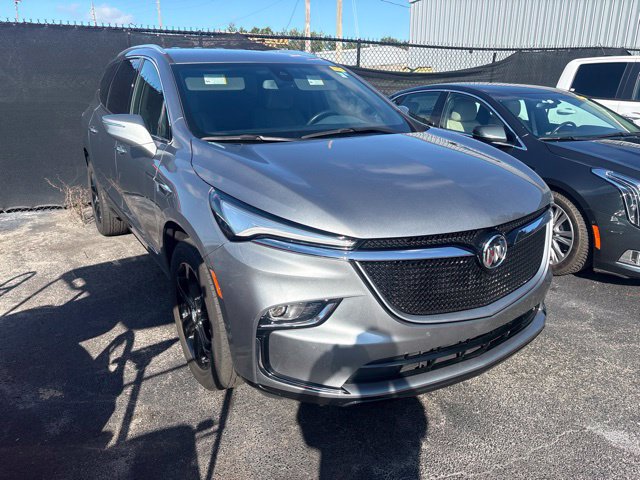 Used 2024 Buick Enclave Essence w/ Sport Touring Edition FWD image 3