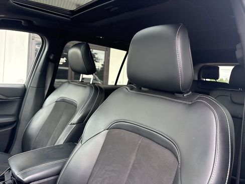 Used 2023 Jeep Grand Cherokee L Laredo AWD/4WD image 3