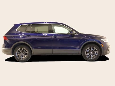 Used 2023 Volkswagen Tiguan SE FWD image 4