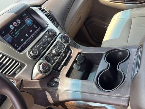 Used 2015 Chevrolet Tahoe LT RWD image 18