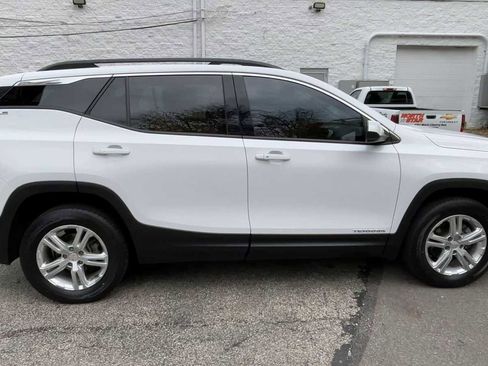 Certified 2020 GMC Terrain SLE w/ Driver Convenience Package image 9
