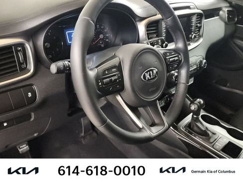 Used 2017 Kia Sorento EX image 18