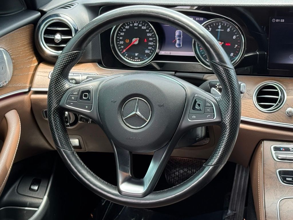 Used 2018 Mercedes-Benz E 400 4MATIC Sedan image 31