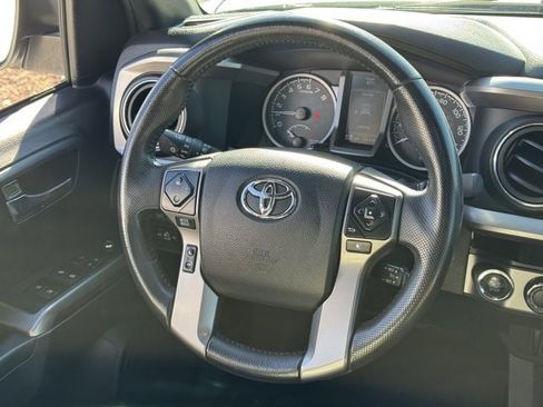 Used 2017 Toyota Tacoma Limited image 16