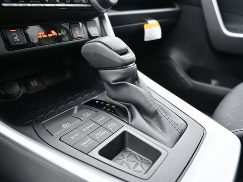 New 2025 Toyota RAV4 XLE image 27