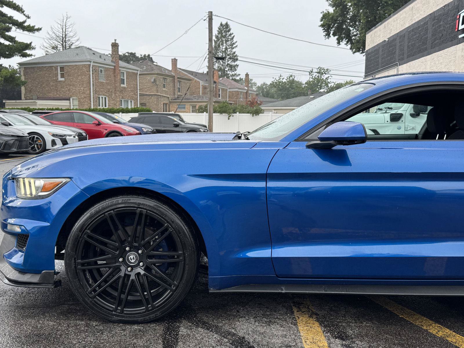 Used 2017 Ford Mustang Coupe RWD image 4