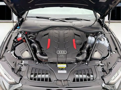 Used 2025 Audi S8 image 51