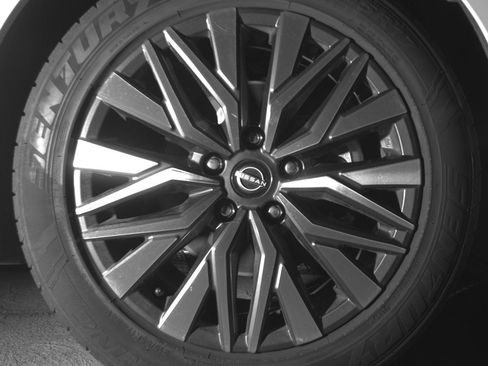 Used 2025 Nissan Altima 2.5 SV FWD image 13