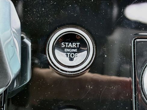 Used 2023 Land Rover Range Rover Sport SE AWD/4WD image 38