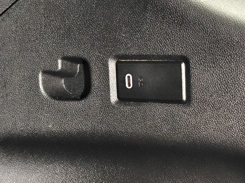 Used 2023 GMC Yukon XL Denali AWD/4WD image 36