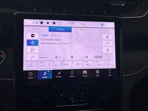 New 2025 Jeep Grand Cherokee Overland image 24