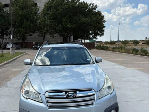 Used 2014 Subaru Outback 2.5i Limited AWD/4WD image 3