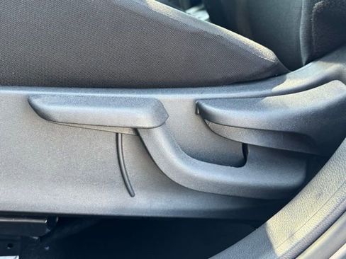 Certified 2025 Nissan Kicks Play S image 17