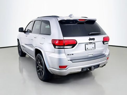 Used 2020 Jeep Grand Cherokee Altitude AWD/4WD image 9
