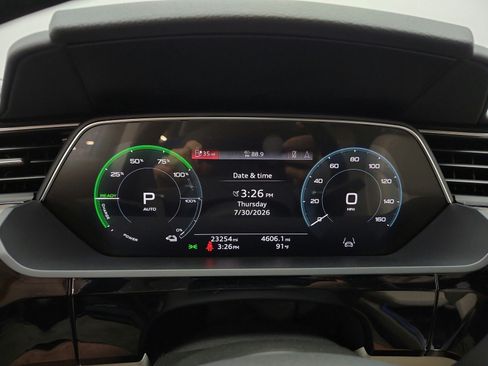 Used 2024 Audi Q8 e-tron Prestige AWD/4WD image 10