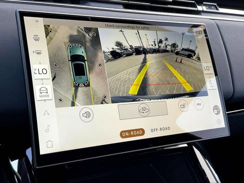 Used 2025 Land Rover Range Rover Sport SE image 21