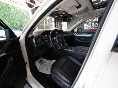Used 2024 MAZDA CX-90 Plug-In Hybrid w/ Preferred AWD/4WD image 8