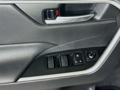 Used 2021 Toyota RAV4 XLE Premium FWD image 14