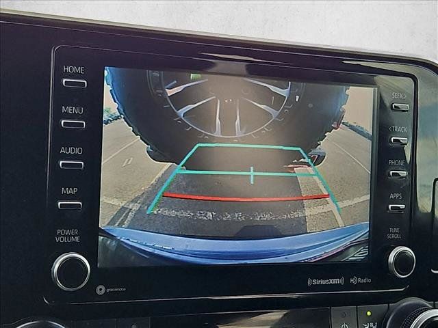 Used 2020 Toyota Highlander LE FWD image 11