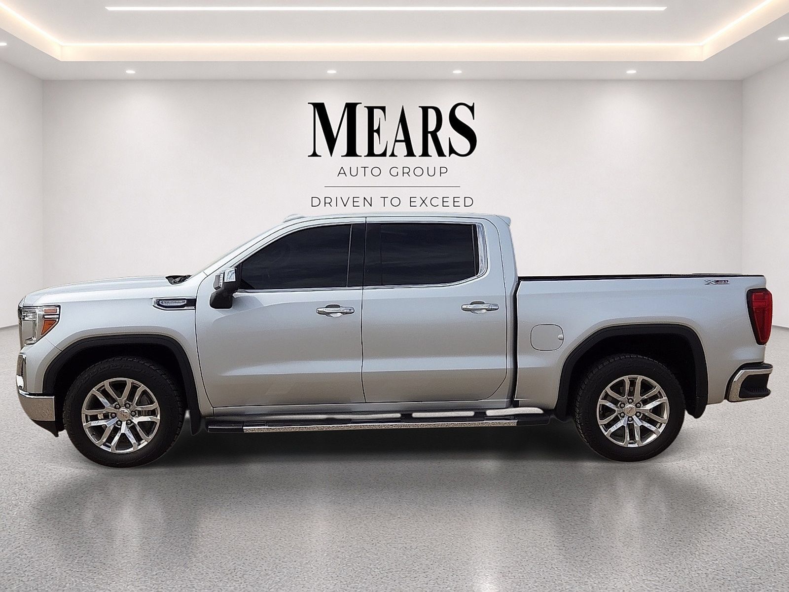 Used 2021 GMC Sierra 1500 SLT AWD/4WD image 2