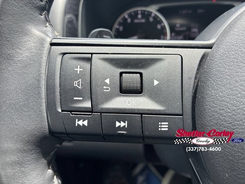Used 2024 Nissan Pathfinder SV FWD image 26