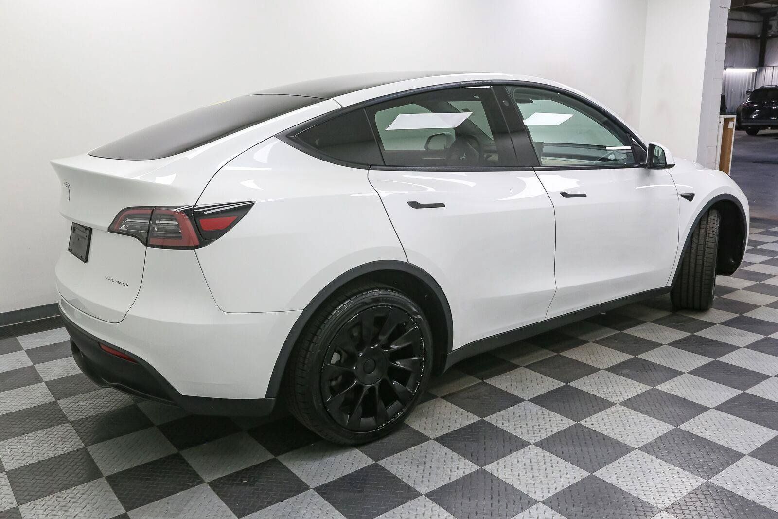 Used 2023 Tesla Model Y Long Range AWD/4WD image 8