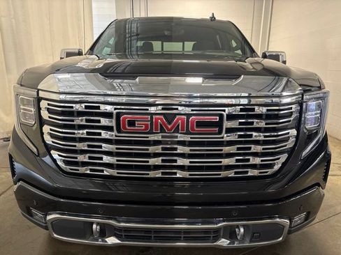 Used 2023 GMC Sierra 1500 Denali AWD/4WD image 2