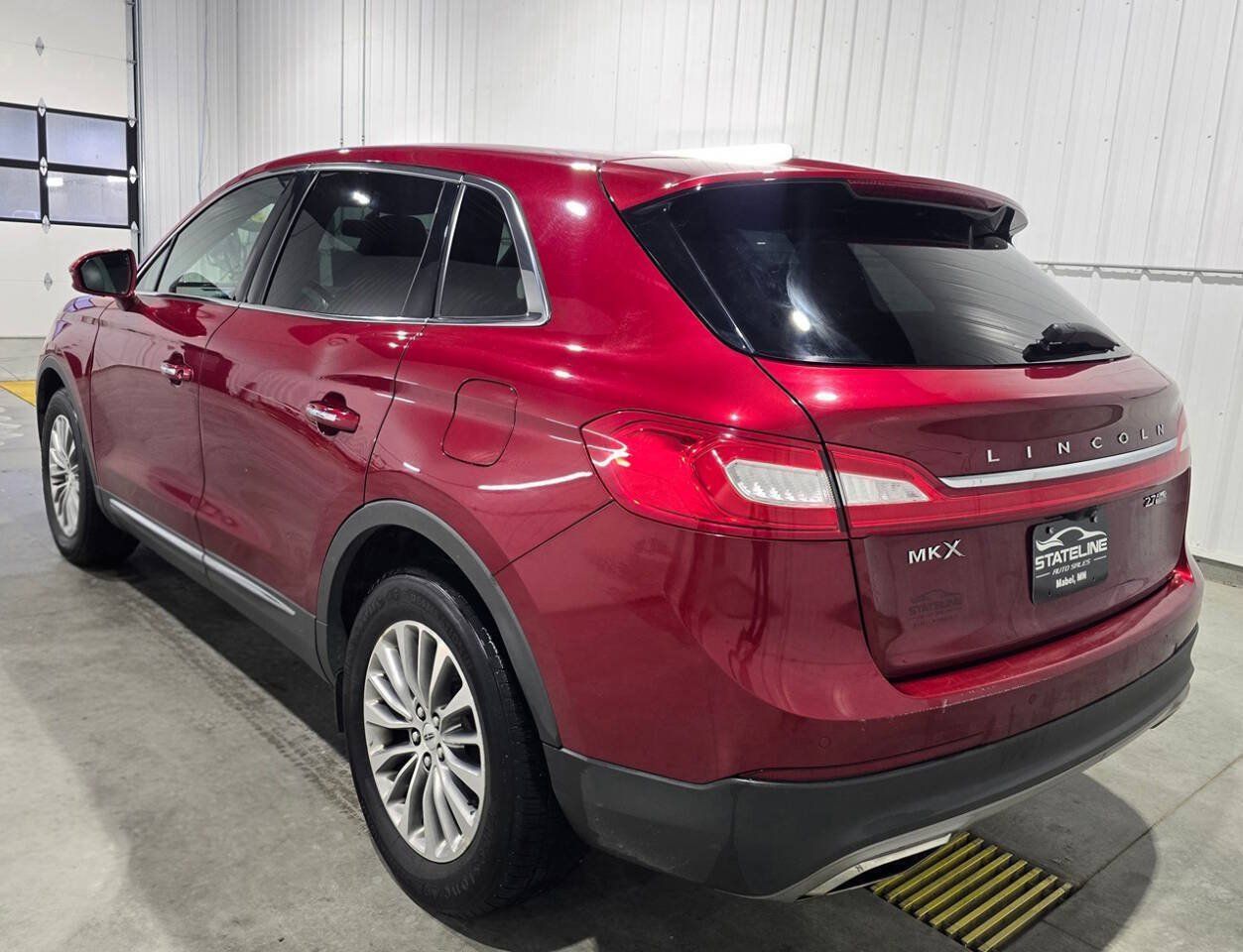 Used 2016 Lincoln MKX Select w/ Select Plus Package AWD/4WD image 5