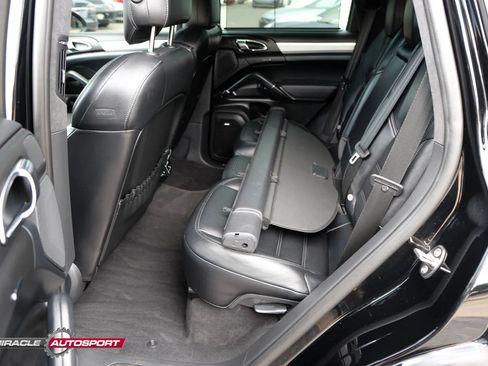 Used 2014 Porsche Cayenne Turbo AWD/4WD image 23