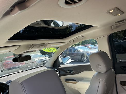 Used 2019 GMC Acadia Denali w/ Technology Package AWD/4WD image 12