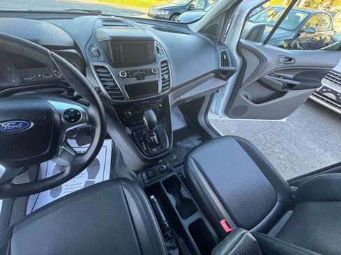 Used 2019 Ford Transit Connect XL image 31