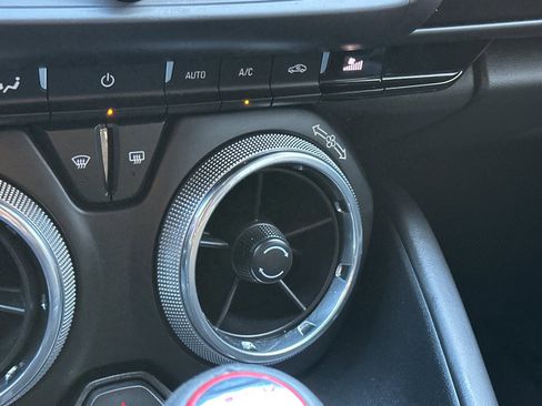 Used 2018 Chevrolet Camaro SS image 29