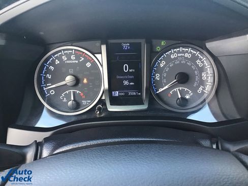 Used 2022 Toyota Tacoma TRD Off-Road image 33