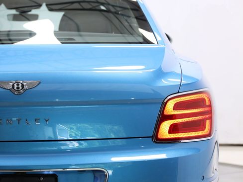 Used 2022 Bentley Flying Spur V8 AWD/4WD image 94